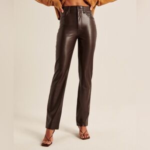 *NWT* Abercrombie Curve Love Vegan Leather 90s Straight Pant